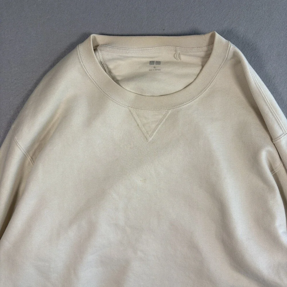 Uniqlo Sweatshirt Mens XL Cream Fleece Crewneck Pullover Solid Basic Casual